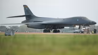 Detienen a cinco hombres cerca de base aérea de Fairford por sospecha de preparar un ataque