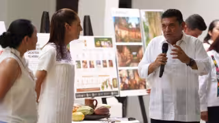Javier May pide a Sheinbaum precio de garantía para el cacao de Tabasco: “evitemos el intermediarismo”