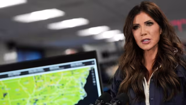 Kristi Noem,  secretaria de Seguridad Nacional