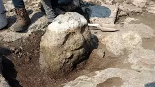 Sorpresa arqueológica en Yucatán: hallan escultura de un “señor anciano” en obras del Tren Maya