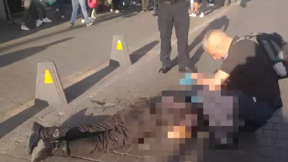 Los heridos quedaron tendidos en la calle tras el tiroteo Los heridos quedaron tendidos en la calle tras el tiroteo