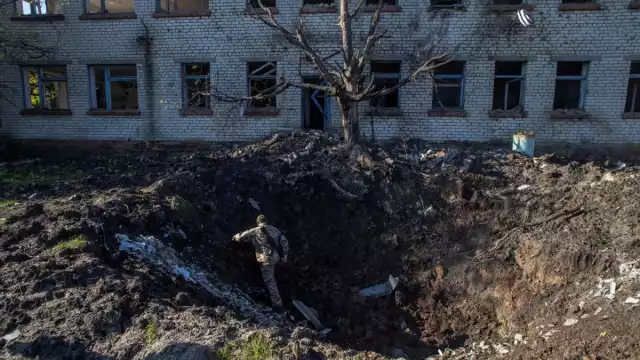 Encuentran 180 cadáveres en una fosa común en Limán, Ucrania, tras ser liberada de rusos