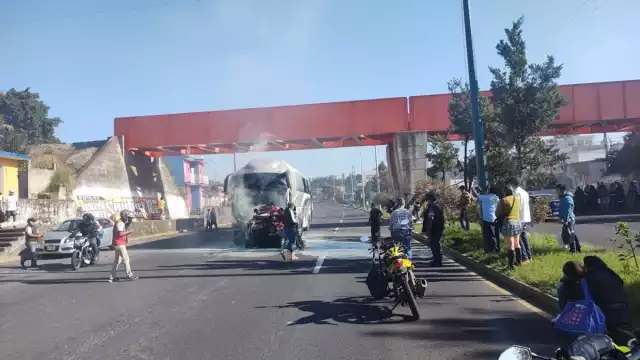 La carambola provocó el cierre de la circulación en la carretera Xalapa-Banderilla