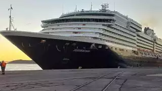 Casi 1,600 pasajeros y 842 de la tripulación del crucero Zuidedam, se les permitirá descender al puerto Guaymas