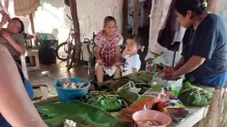 Inician despedidas de los pixanes en Camino Real con la elaboración del tradicional pibipollo 