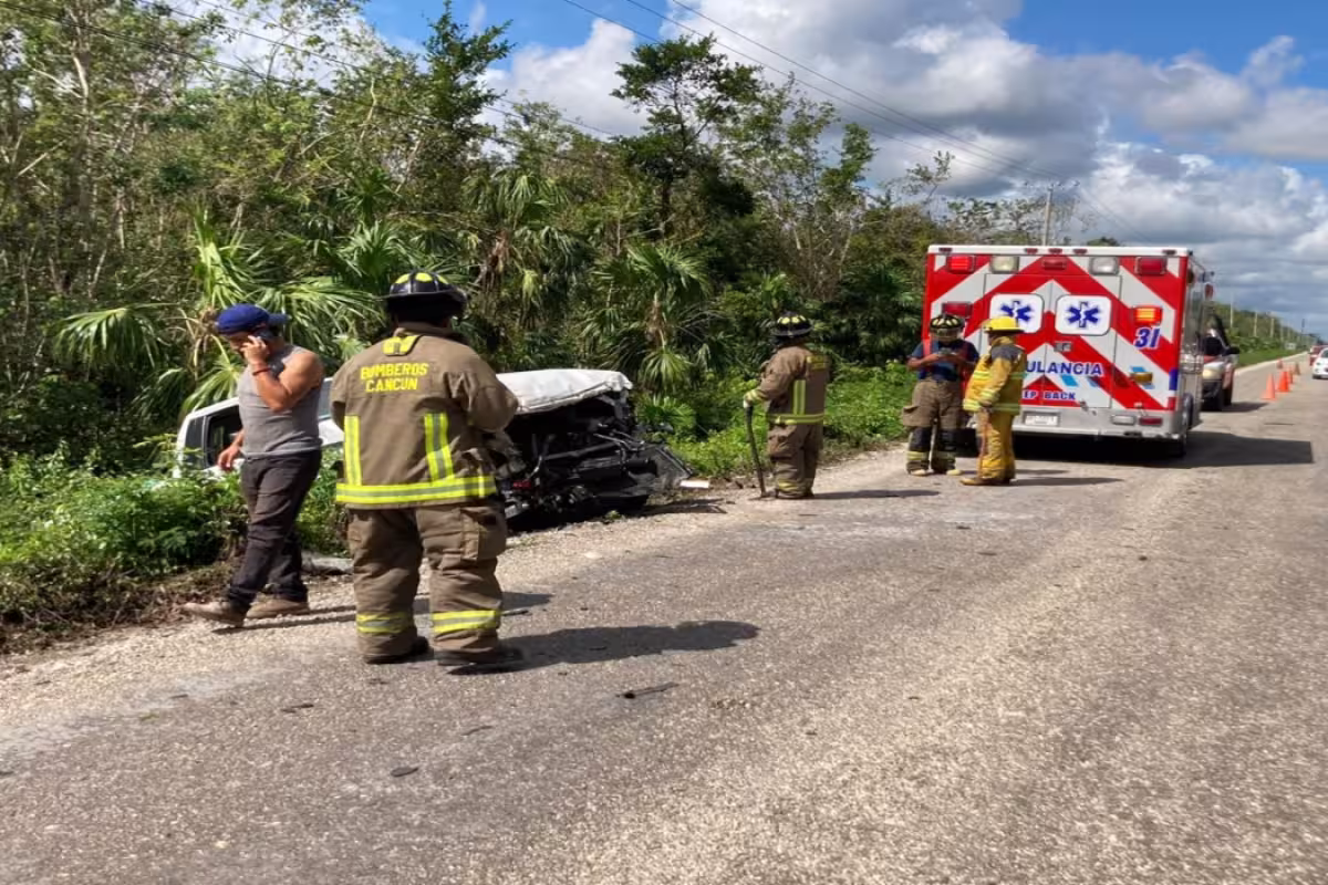 Choque de camioneta contra camión de carga deja un lesionado en Cancún ...
