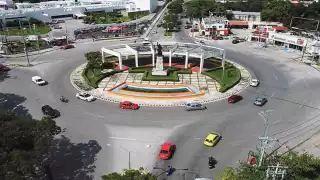 Las de la Dondé, al inicio de Itzaes, y la de Siglo XXI, en Xcumpich, clasifican entre las de mayor riesgo. Fotos: Cuauhtémoc Moreno.