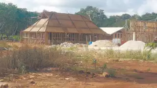 EL secretario general Marcelino Uc, señaló que para evadir el derecho laboral el contratista trabajará con albañiles foráneos. Foto: Jorge Aké.