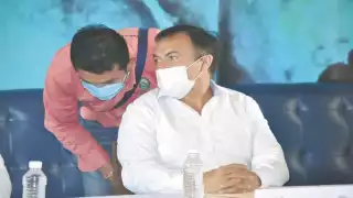 Los contratos han sido otorgados a personas vinculadas con el
partido político al que pertenece el alcalde. Foto: Agustín Ferrer.