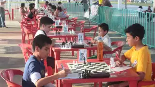 Pese al Semáforo Verde, aún no se pueden realizar los concursos de ajedrez de forma presencial. Foto: Emmanuel Sansores.