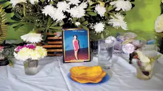 La familia inició una novena para pedir por el eterno descanso de la fallecida. Fotos: Cuauhtémoc Moreno.