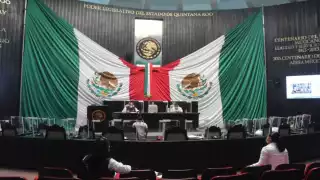 Durante su comparecencia, Eduardo Ortiz Jasso presentó un portafolio de mega-obras.