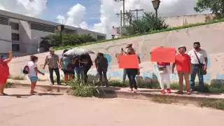 Se esperaba la llegada de parientes de los cerca de mil internos del Cereso. Foto: Por Esto!