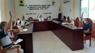 El personal médico que atiende a pacientes COVID-19 en Lázaro Cárdenas recibirá un bono de 2 mil 500 pesos. Foto: Luis Enrique Tuz