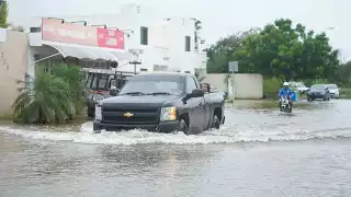 Las anegaciones han sido intermitentes en el fraccionamiento; los afectados piden auxilio también a nivel local. Fotos: Edwin Aguilar.