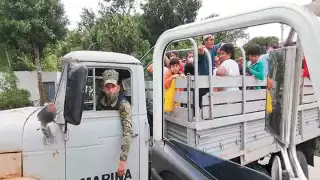 El gremio junto con la Marina evacuó a 15 ganaderos con sus familias. Foto: Luis Manuel Pech Sánchez.