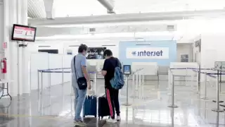 La Profeco emitió una alerta para evitar establecer relaciones comerciales con la aerolínea. Foto: Lucio Blanco.