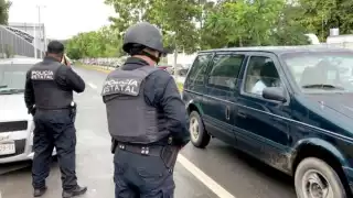 Los agentes lograron capturar a dos sujetos por delitos federales. Foto: Dismar Herrera.