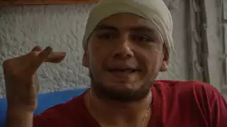 Julián fue a pedir justicia por su exalumna asesinada, y
acabó con lesiones en todo el cuerpo.