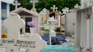 Del 31 de octubre al 2 de noviembre la gente acudirá a los camposantos de la ciudad. Foto: Víctor Ávalos.