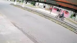 Con una fotografía, familiares señalan que el motociclista no tuvo la precaución necesaria. Foto: Por Esto!