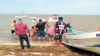 Omauri Campos detalló que la embarcación no fue volcada por los fuertes vientos. Foto: Pastor Palma.