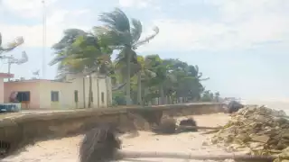 El mar avanzó a tierra por erosión costera. Fotos: Jorge Jiménez.