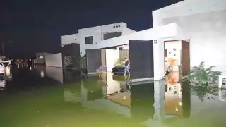 Los vecinos no fueron incluidos en el encuentro para buscar soluciones. Por Martín Zetina.