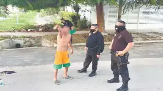 El hombre manifestó haberse caído tras intentar brincar un camellón.