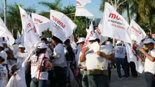 Diversos partidos políticos intentan tomar ventaja de la derrota de Morena para recuperar fuerza de voto. Foto Erick Marfil.