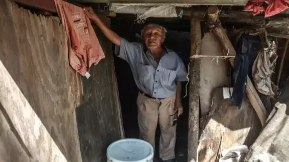 Don Fernando dice que el predio es producto de un crédito que le dieron los fundadores del municipio. Foto: Víctor Ávalos.