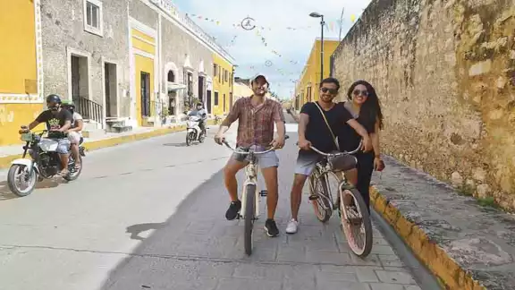 Los turistas de Querétaro quedaron complacidos con el viaje en bicicleta. Fotos: David Collí. Los turistas de Querétaro quedaron complacidos con el viaje en bicicleta. Fotos: David Collí.