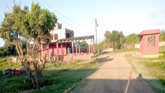 Los abastecedores prefieren laborar en sus casas en lugar de acudir al rastro. Los abastecedores prefieren laborar en sus casas en lugar de acudir al rastro.