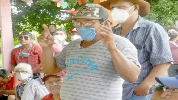 Hipólito Queb Lozano acusó que el comisario ejidal se esconde para no rendir cuentas. Foto: Erasmo Cruz. Hipólito Queb Lozano acusó que el comisario ejidal se esconde para no rendir cuentas. Foto: Erasmo Cruz.
