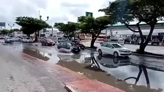 Persisten encharcamientos en las vialidades ubicadas al norte de Mérida. Fotos: Guillermo Castillo. Persisten encharcamientos en las vialidades ubicadas al norte de Mérida. Fotos: Guillermo Castillo.