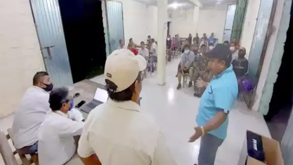 El enlace territorial del Tren Maya argumentó que ya se pagó a las 36 comunidades, pero no les compete el manejo del dinero. El enlace territorial del Tren Maya argumentó que ya se pagó a las 36 comunidades, pero no les compete el manejo del dinero.