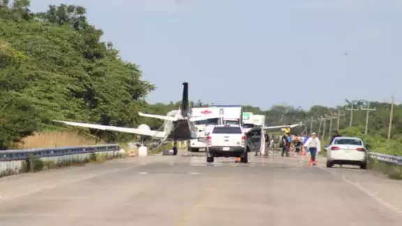 El 27 de enero un jet bimotor descendió en la vía corta Chetumal-Mérida. Foto: Por Esto! El 27 de enero un jet bimotor descendió en la vía corta Chetumal-Mérida. Foto: Por Esto!