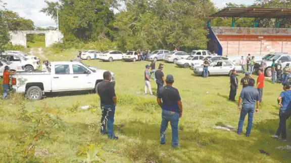 Erica fue vista por última vez el 10 de septiembre. Luego del suicidio de su expareja, arrancó la búsqueda en Huhí con un grupo de agentes. Foto: Luis Payán. Erica fue vista por última vez el 10 de septiembre. Luego del suicidio de su expareja, arrancó la búsqueda en Huhí con un grupo de agentes. Foto: Luis Payán.