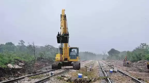 Las obras no pueden continuar porque con las precipitaciones es
peligroso manejar la maquinaria pesada. Fotos: Cuauhtémoc Moreno. Las obras no pueden continuar porque con las precipitaciones es
peligroso manejar la maquinaria pesada. Fotos: Cuauhtémoc Moreno.