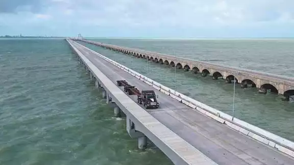 El Ayuntamiento pretende cobrar 50 pesos a camiones de más de 10 toneladas que ingresen al Puerto de Altura. El Ayuntamiento pretende cobrar 50 pesos a camiones de más de 10 toneladas que ingresen al Puerto de Altura.