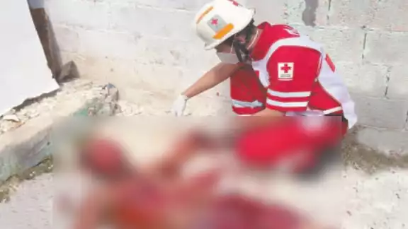 El hombre asegura que los agentes querían detenerlo sin argumentos. El hombre asegura que los agentes querían detenerlo sin argumentos.