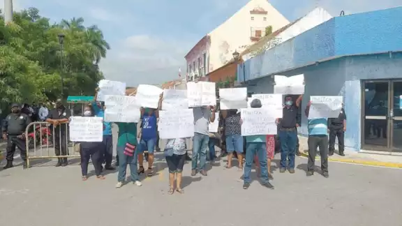 Los manifestantes advierten que volverán a protestar hasta que les paguen sus finiquitos conforme a la ley. Foto: Julio Gutiérrez
