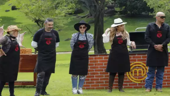 Mauricio Islas fue el eliminado del programa número 15 de MasterChef Celebrity, pues su platillo de eliminación fue el menos acertado, de acuerdo a los tres jurados del programa Mauricio Islas fue el eliminado del programa número 15 de MasterChef Celebrity, pues su platillo de eliminación fue el menos acertado, de acuerdo a los tres jurados del programa