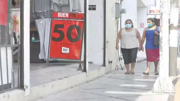 "No es como hace un año", se lamentaron los vendedores. Foto: Agustín Ferrer.