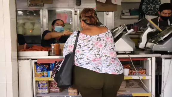 Las carencias en el bolsillo familiar son un factor determinante para adquirir alimentos más baratos. Foto Jorge Delgado. Las carencias en el bolsillo familiar son un factor determinante para adquirir alimentos más baratos. Foto Jorge Delgado.