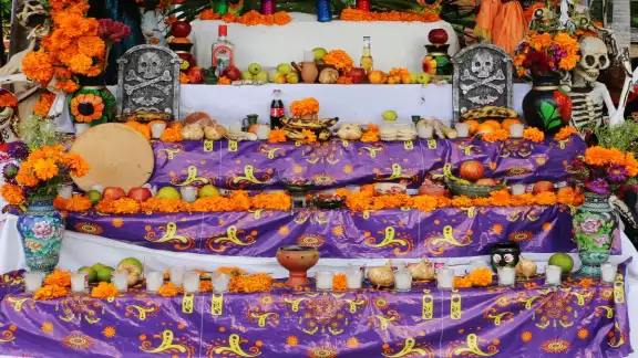 La tradición de colocar altares ya se realizaba desde antes de la llegada de los españoles y la fe cristiana. Foto: Erick Marfil. La tradición de colocar altares ya se realizaba desde antes de la llegada de los españoles y la fe cristiana. Foto: Erick Marfil.