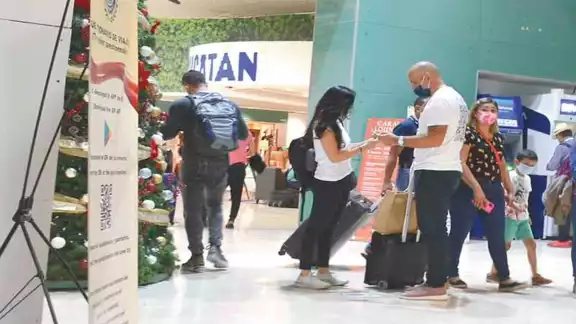 En páginas de internet ya se ofertan vuelos hacia La Habana. En páginas de internet ya se ofertan vuelos hacia La Habana.