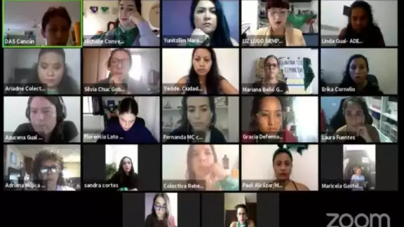 Las integrantes del colectivo de mujeres externaron su enojo sobre las acciones tomadas en contra del titular de la SSP. Las integrantes del colectivo de mujeres externaron su enojo sobre las acciones tomadas en contra del titular de la SSP.