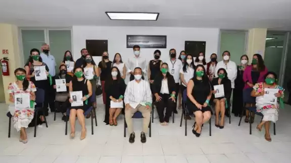 Participaron representantes de colectivos feministas, autoridades de los tres órdenes de gobierno, la FGE y la Codheqroo.