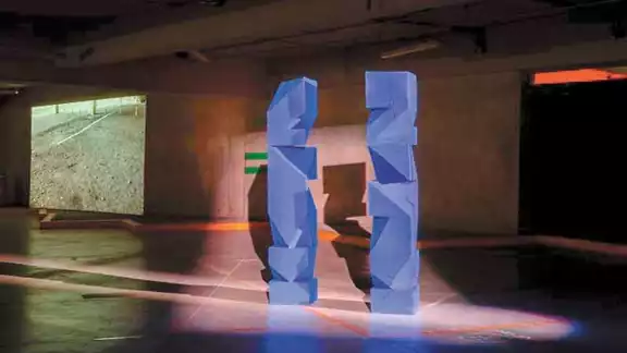 Se exhiben 40 piezas de más de 20 artistas contemporáneos. Se exhiben 40 piezas de más de 20 artistas contemporáneos.